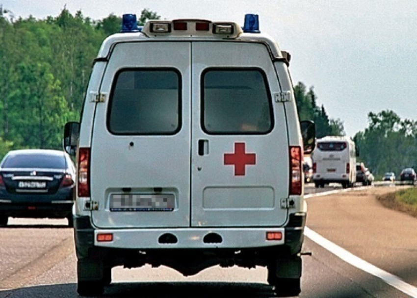 В Ростовской области в лобовом столкновении ВАЗа и «Лифана» пострадали 5 человек
