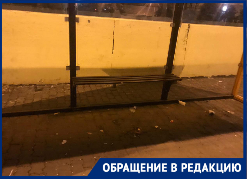 Ростовчанка возмущена грязью и мусором возле ростовского автовокзала