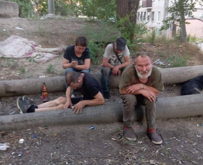 Бомж поджег гараж и мусорку в Батайске