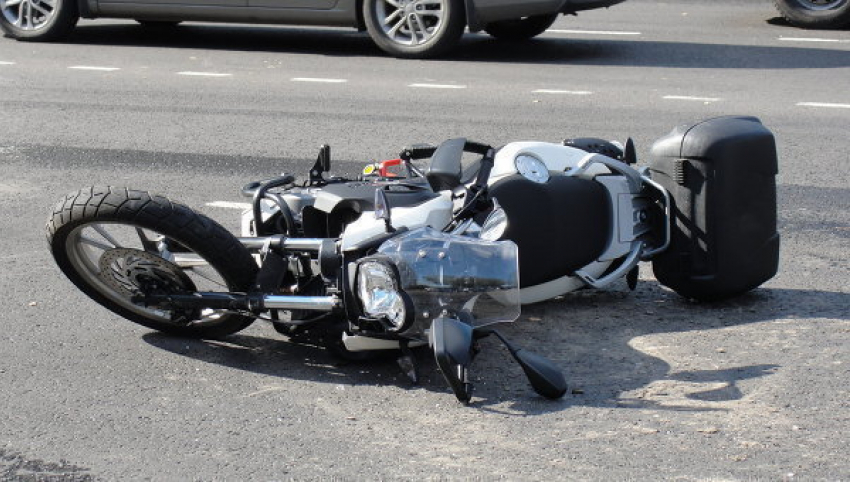 В Ростовской области в аварии погиб водитель и пассажир мотоцикла