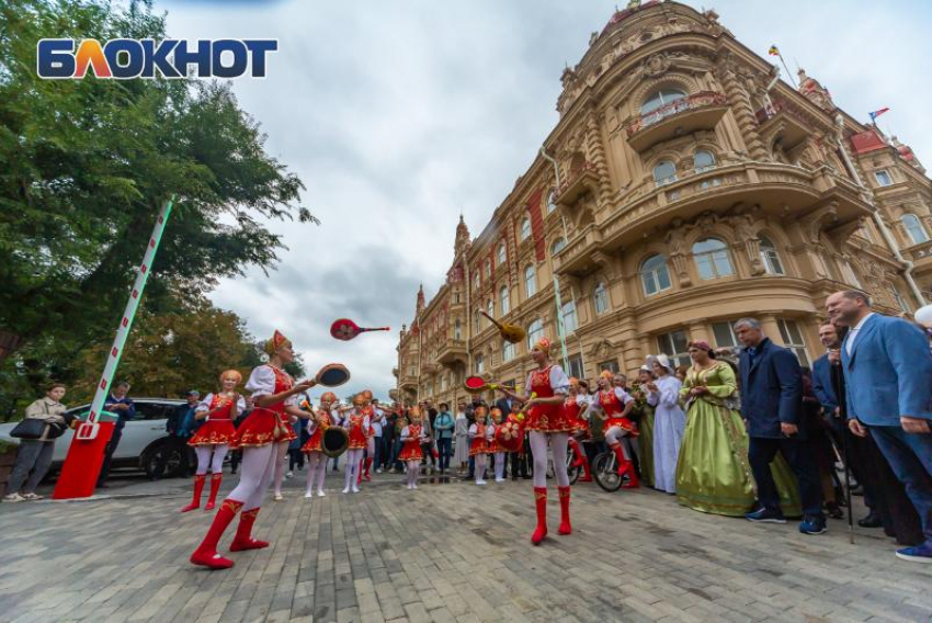 В Ростове потратят 16 млн рублей на праздничное украшение улиц ко Дню города