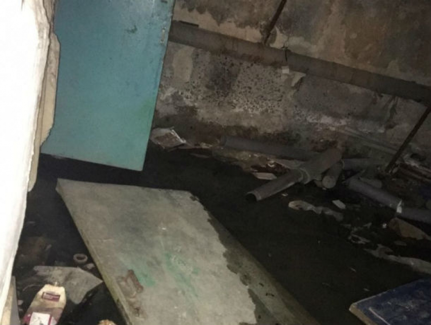 «Наш дом превратился в коммунальный ад!»: жители многоэтажки в Ростове пожаловались на бездействие управляющей компании