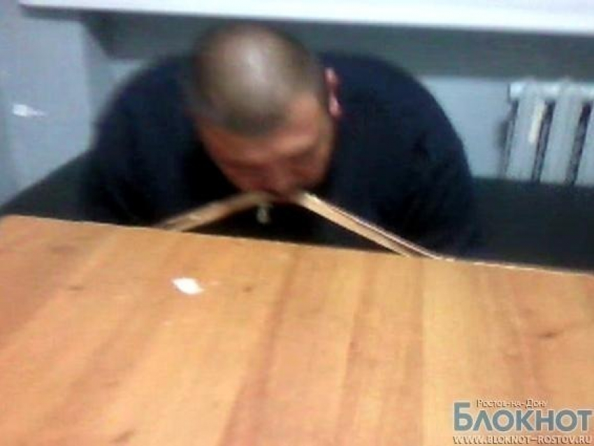 В Ростовской области пьяные дебоширы устроили шоу в отделе полиции (ВИДЕО)