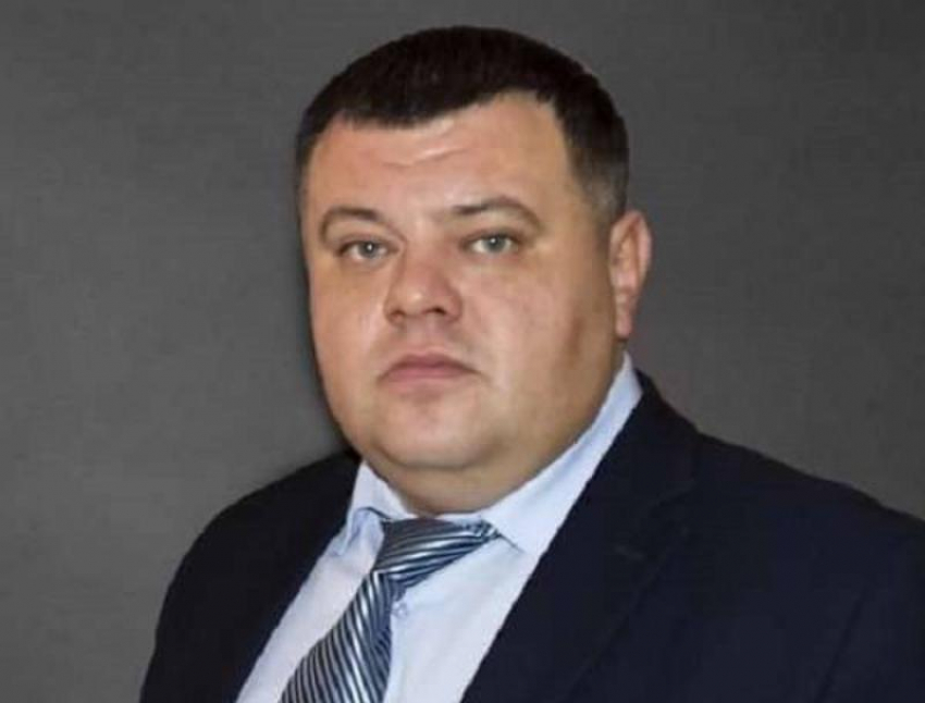 Глава администрации Сальска попался на взятке в 2,5 млн рублей