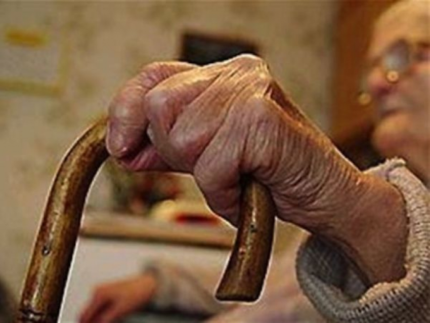 В Красносулинском районе внук забил 81-летнего деда до смерти палкой