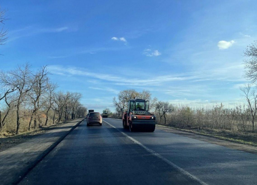 Дорожники начали ремонтировать участок трассы от Ростовской области до Луганска