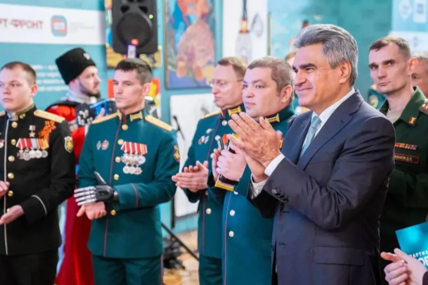 Из Ростова — в Госдуму: проект донского художника Максима Ильинова «Арт-Фронт» представлен в Москве