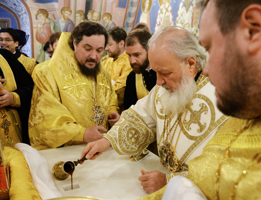 Патриарх Кирилл: Помолимся за тех, кто отмечал «Хэллоуин» в день траура, чтобы Господь не покарал их