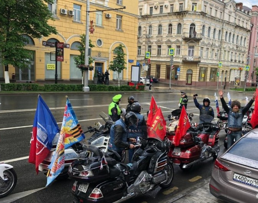 Полицейские поймали участников автопробега в Ростове