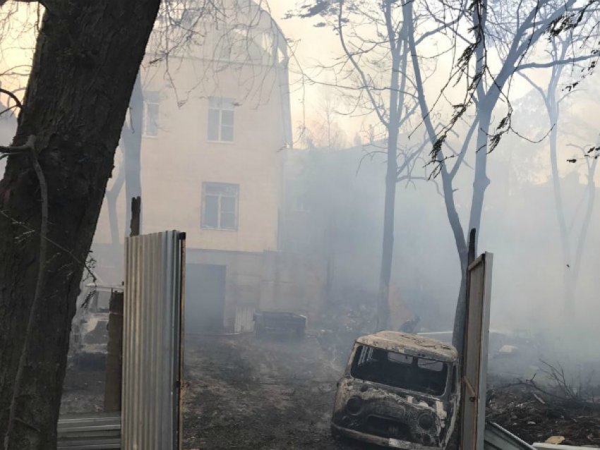Во время пожара в центре Ростова без электричества остались детские сады
