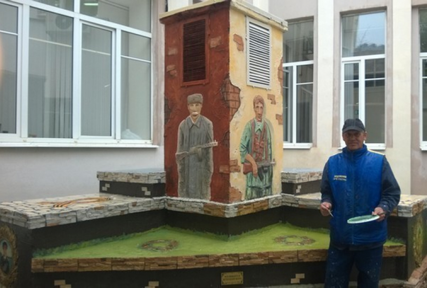 В Ростове открыли памятник воинам-героям, созданный художником Игорем Мололкиным