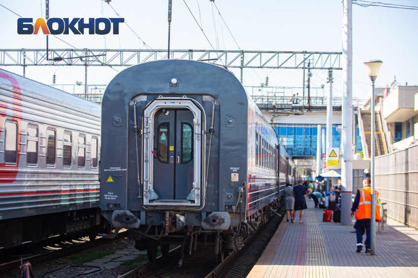 Из-за перекрытия Крымского моста задерживаются шесть поездов, следующих через Ростов