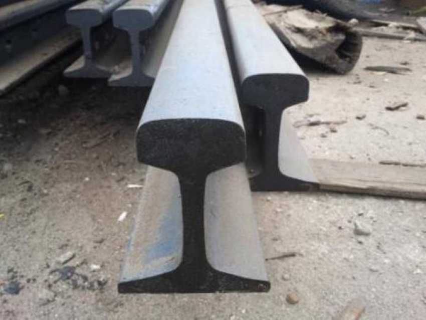 Мужчина на КамАЗе пытался украсть рельсы со станции «Ростов Товарная»