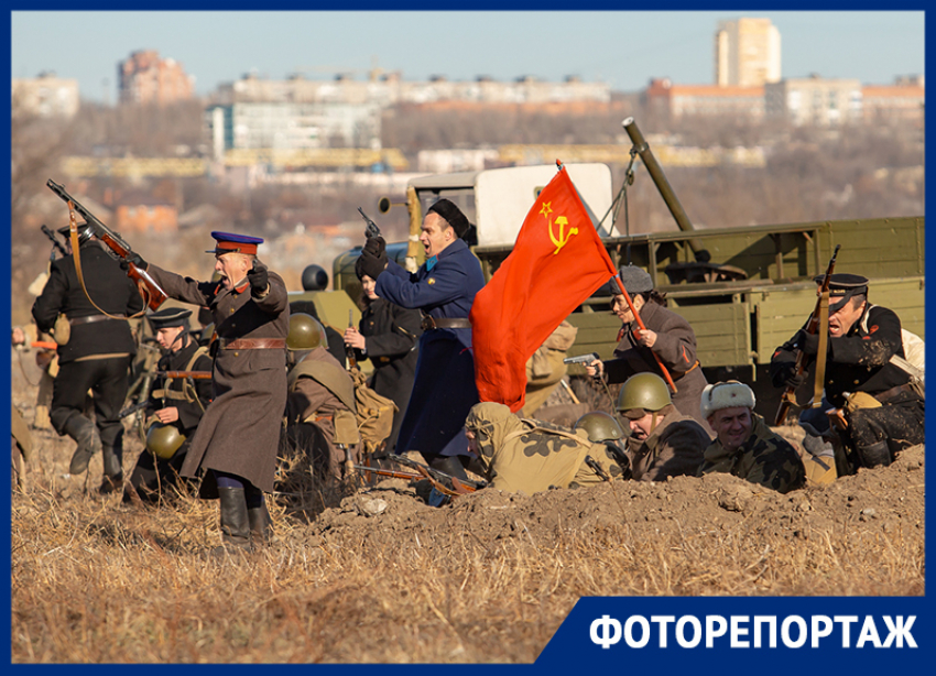 Военная техника, стрельба и ожесточенный бой: фоторепортаж с исторической реконструкции в Кумженской роще 