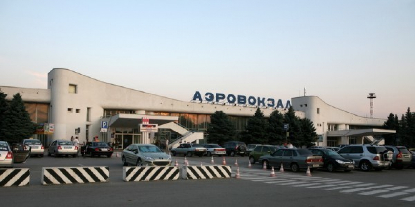 В аэропорту Ростова с рейса сняли  пьяного дебошира