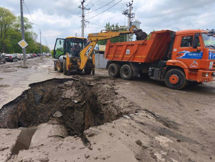 В трех районах Ростова временно ограничили подачу холодной воды из-за порывов 