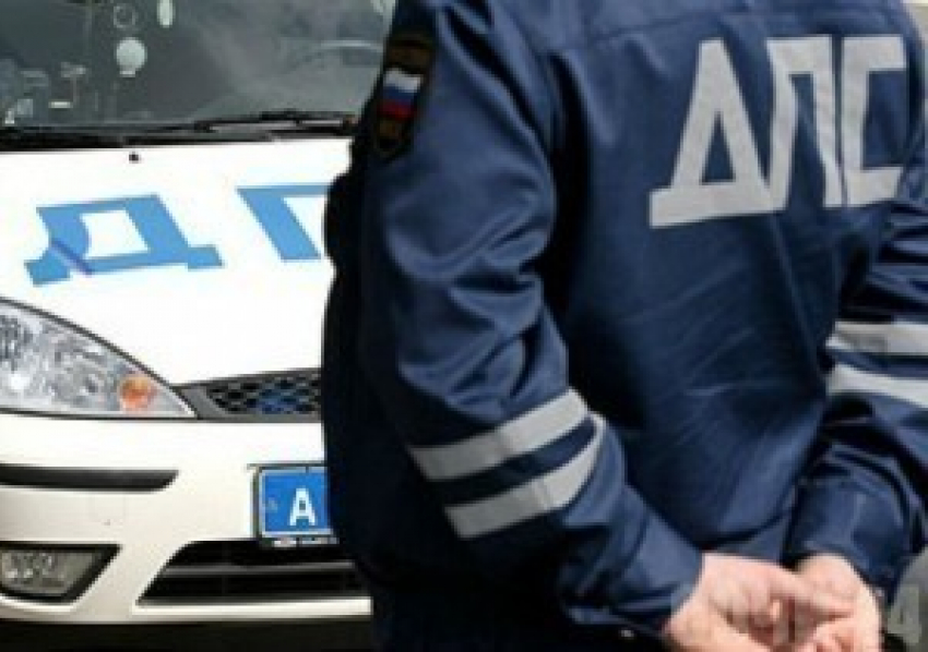 Двух инспекторов ДПС уволили за взятки в Ростове