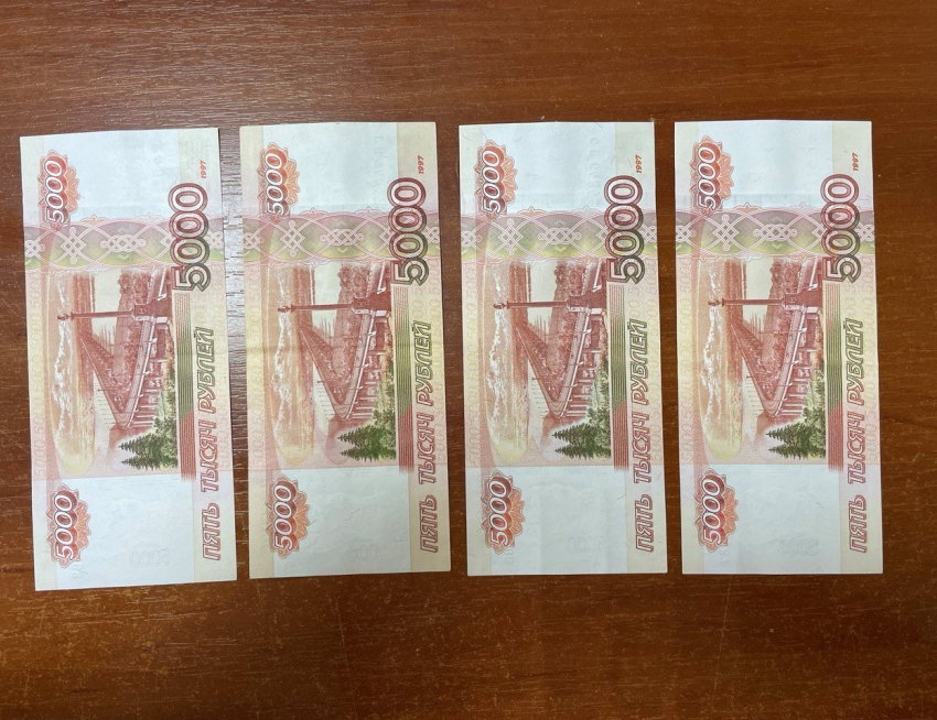 Водитель пытался подкупить инспектора ГИБДД в Ростовской области