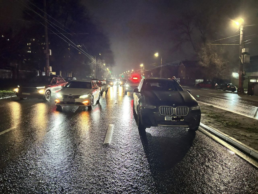 Лихач на BMW сбил 14-летнего подростка на Портовой в Ростове