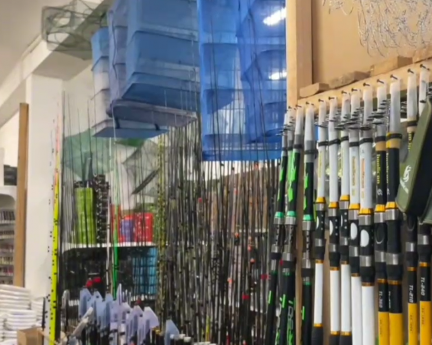 В Ростове полицейские накрыли магазин с запрещёнными орудиями ловли рыбы