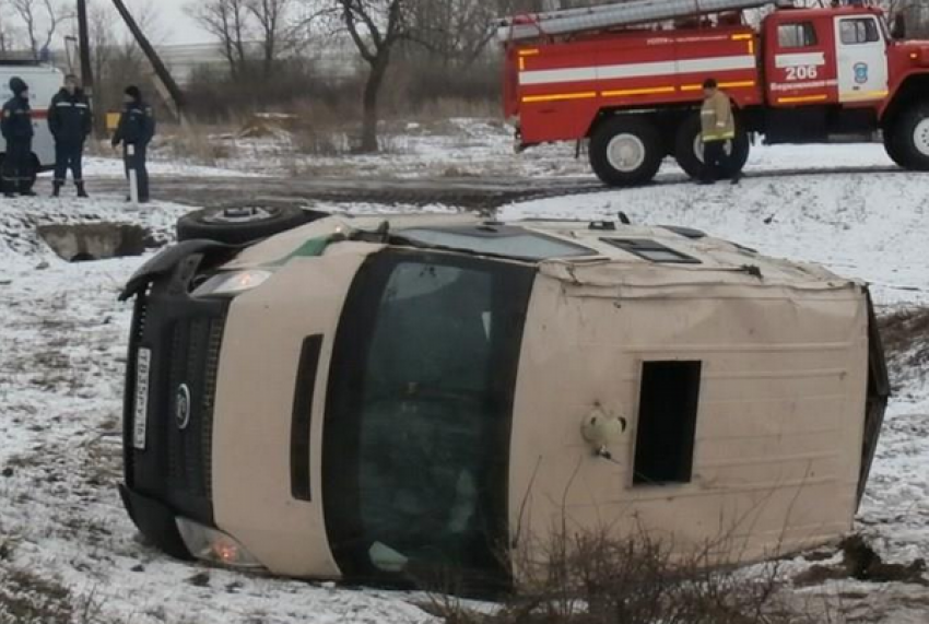 В Ростовской области перевернулась инкассаторская машина, есть пострадавшие