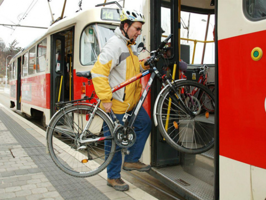 Бесплатно провозить велосипеды в трамваях разрешили жителям Ростова