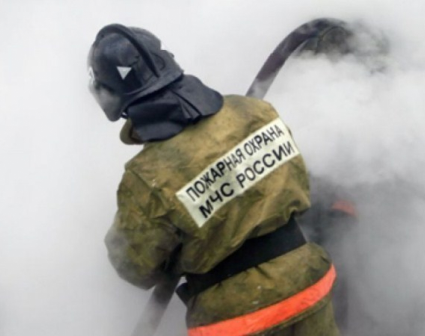 В Батайске в пожаре погибли мать и двое детей 9 и 4 лет