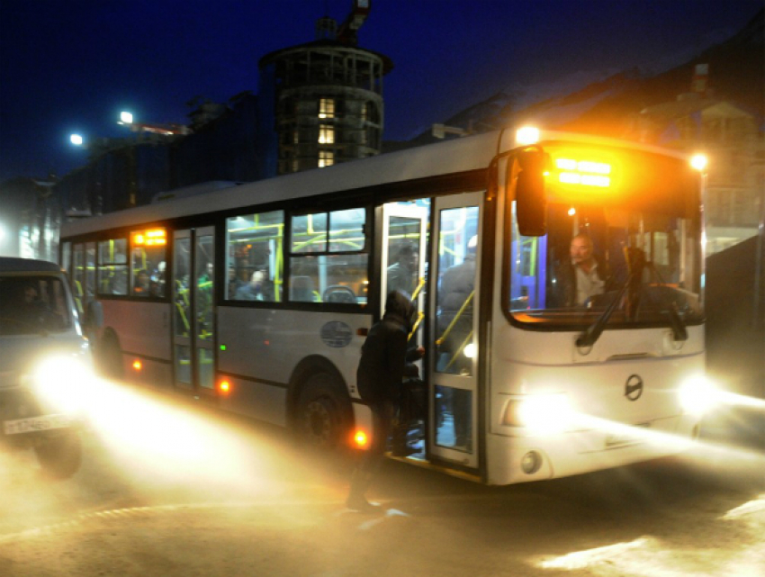 Ростовский городской транспорт в новогоднюю ночь будет работать до часа ночи и изменит схему движения 