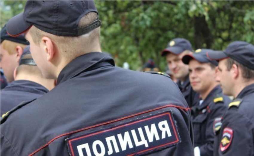 Пьяный дебошир избил полицейского около ростовского кафе 