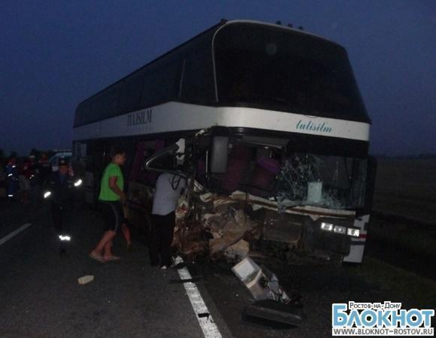 В Ростовской области автобус, следовавший в Башкирию, попал в ДТП 