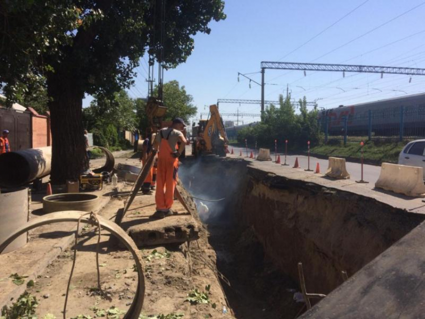 В Ростове не успели починить трубу на Зоологической в срок