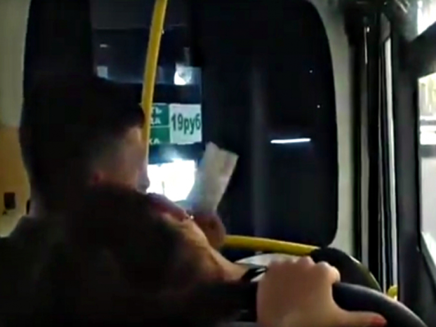 Ростовчане показали изнутри всю прелесть поездки в «душегубках» на колесах