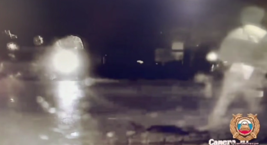 19-летний водитель переехал инспектора ДПС в Азовском районе