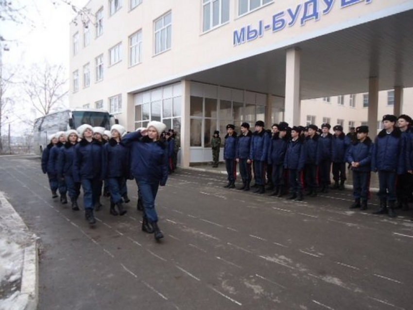 В Белой Калитве десятки кадетов казачьего корпуса госпитализированы с признаками отравления
