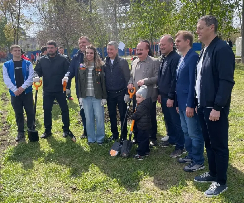 В парке ДГТУ отметили День древонасаждения высадкой 120 деревьев