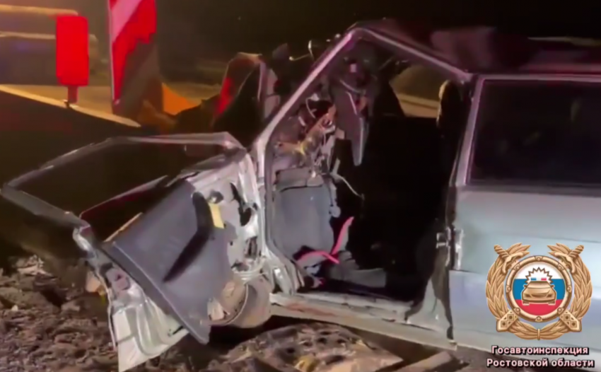 На М-4 «Дон» под Ростовом водитель на «ВАЗе» влетел в бетонные блоки и погиб