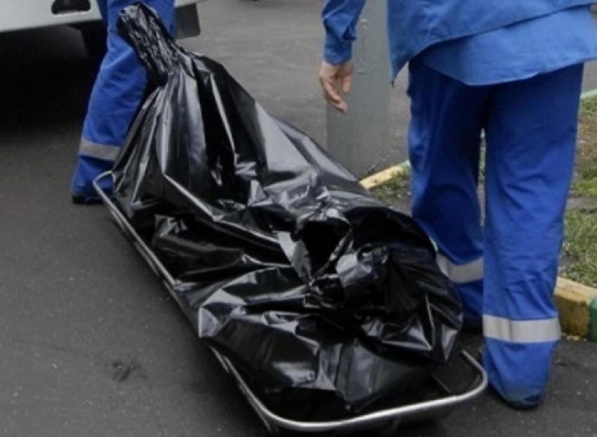 Загадочный труп мужчины обнаружили на улице Малиновского в Ростове