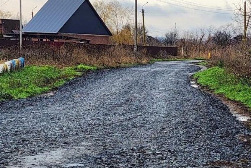 Замгубернатора посетил страдающие от бездорожья хутора Родионово-Несветайского района