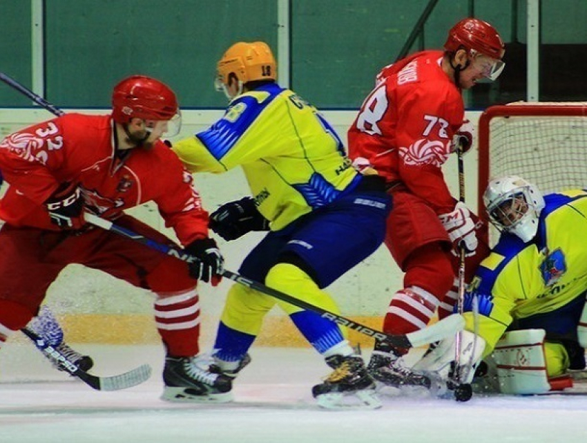 Хоккеисты из Ростова устроили жесткую трепку «Челнам»