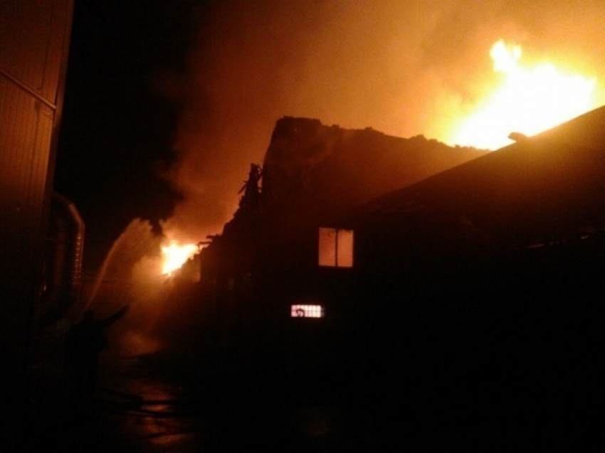 В Таганроге ночью сгорел гостевой дом «Вишневый Сад"