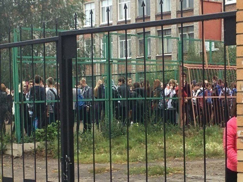 В Ростове срочно эвакуировали школьников из-за обнаруженной угрозы