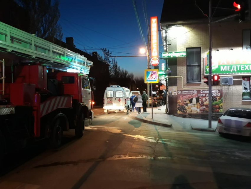 Спасатели эвакуировали 145 пациентов из больницы в Ростове