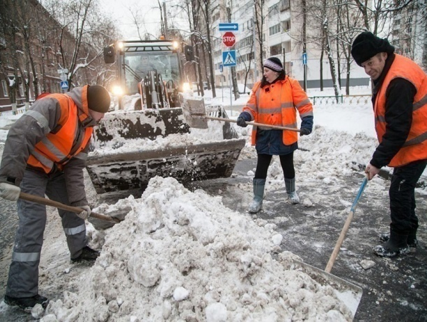 Чиновники утвердили работу коммунальных служб в предновогодний период в Ростовской области