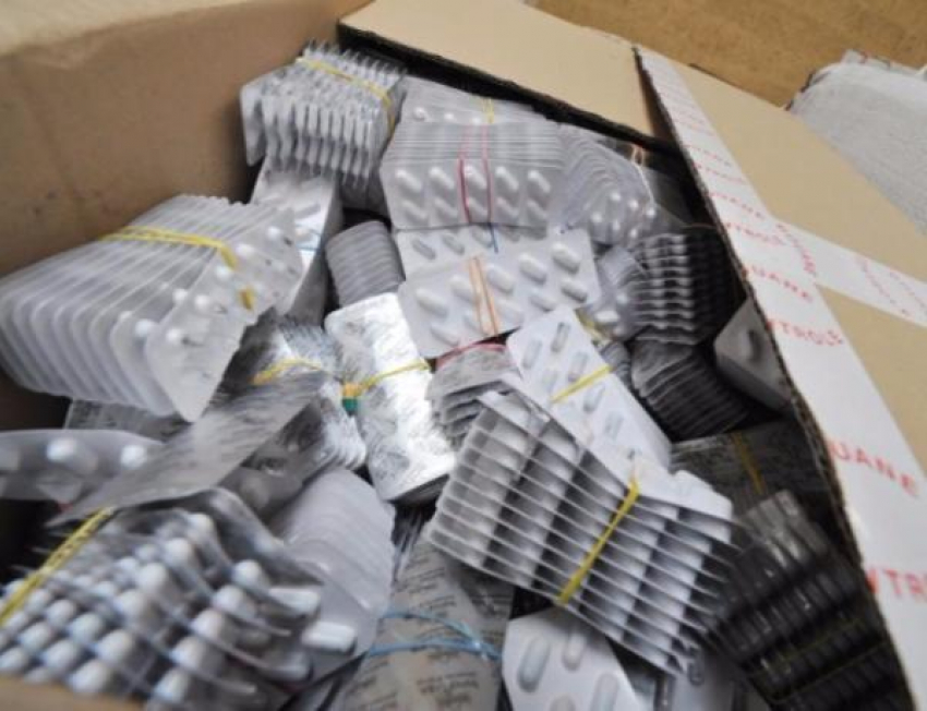 Гуманитарный груз для Луганской и Донецкой областей будет доставлен авиацией МЧС России в Ростов 