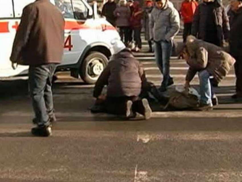 Серьезные травмы получила женщина под колесами молодого автомобилиста на «зебре» под Ростовом