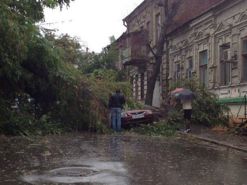 В Ростовской области из-за разгула стихии 1 человек погиб, 31 пострадал