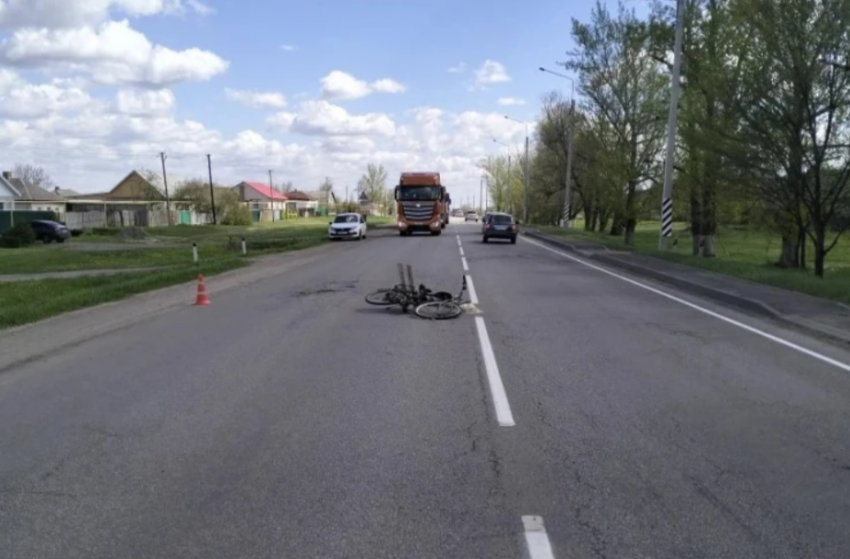 Водитель грузовика из Ростовской области насмерть сбил пожилого велосипедиста под Воронежом