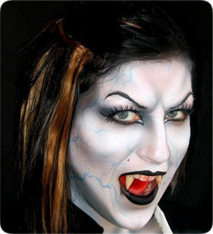 Образы вампиров, зомби и докторов самые популярные у ростовчан в предстоящий Хэллоуин