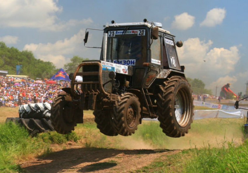 Экстремальные ростовские гонки на тракторах неожиданно попали в «чудесный» рейтинг