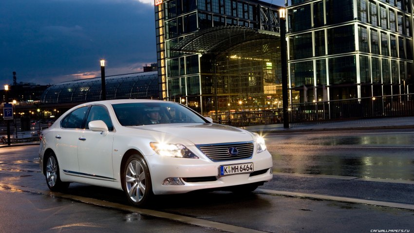 Экс-губернатора Ростовской области  Чуба будут возить на элитном Lexus